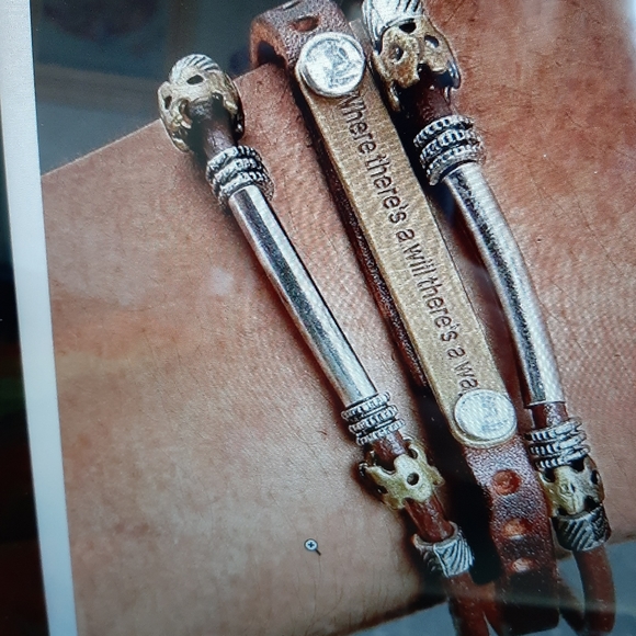 Jewelry - Leather bracelet